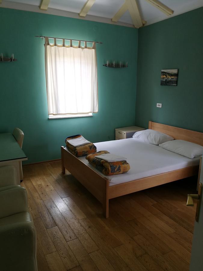 Apartments Zlatko Ika Buitenkant foto